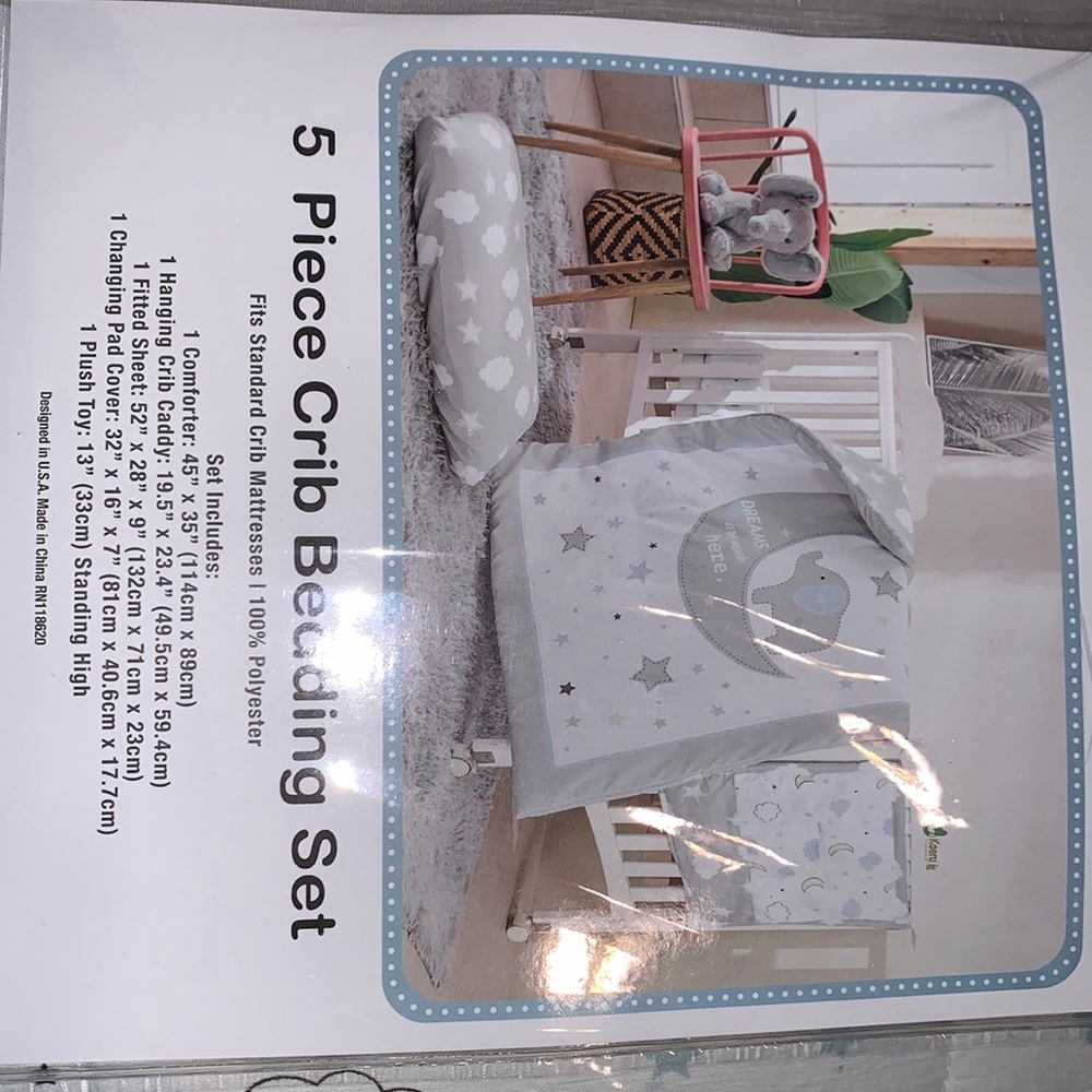 4 pc bedding set, missing the toy elephant